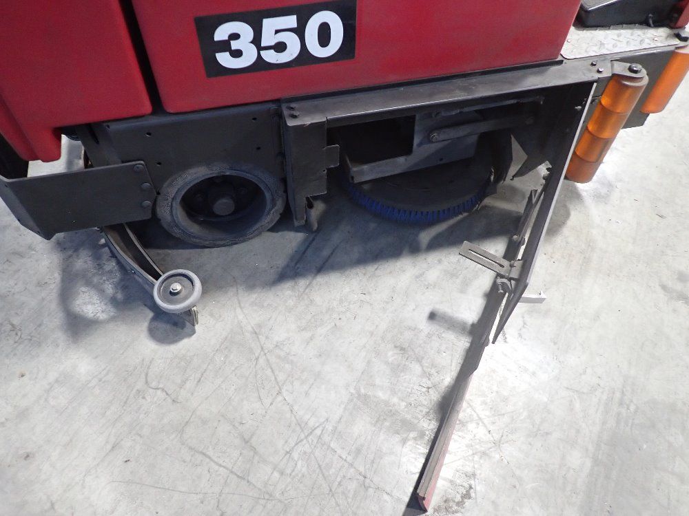 Tomcat 40 Gal Floor Scrubber - 350