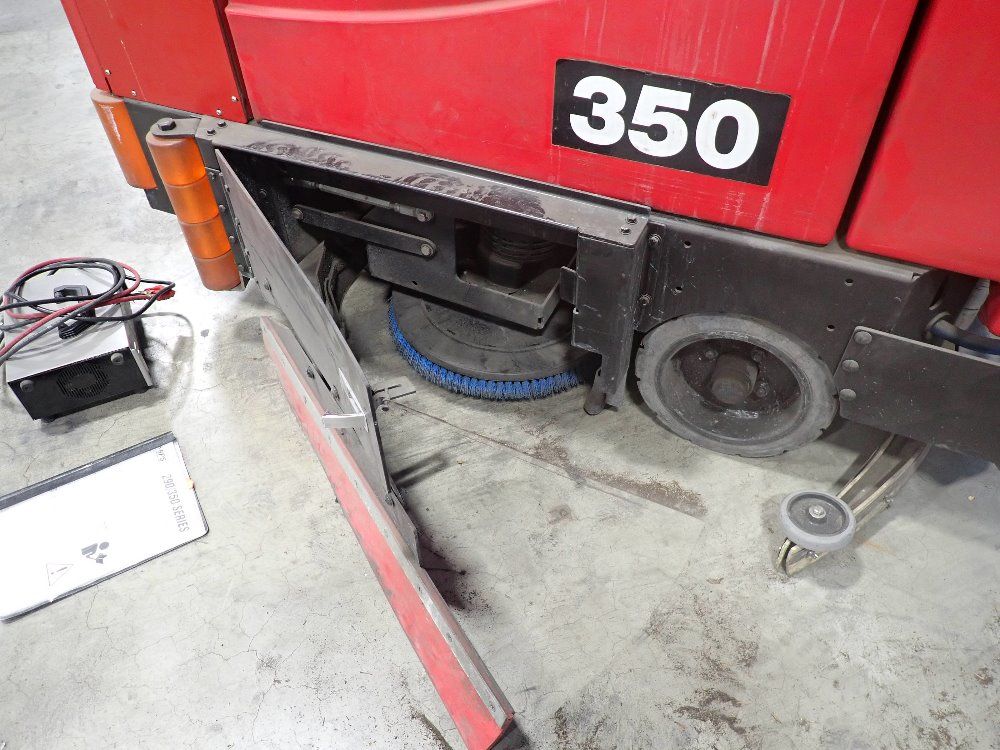 Tomcat 40 Gal Floor Scrubber - 350