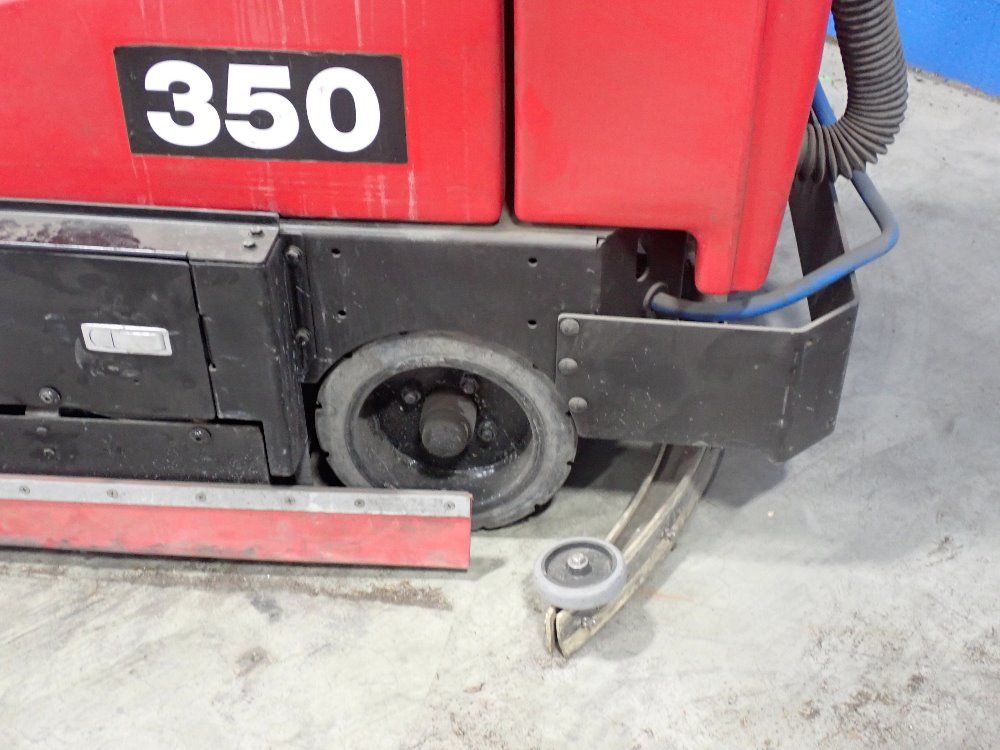 Tomcat 40 Gal Floor Scrubber - 350