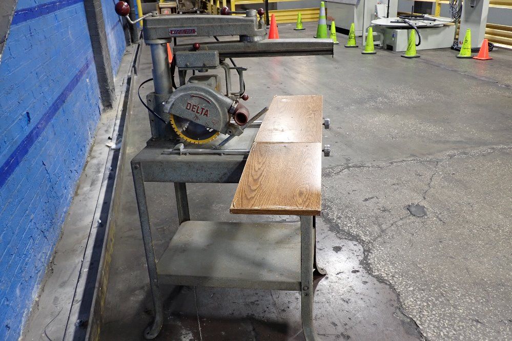Delta Rockwell 8" Radial Arm Saw - Super 900