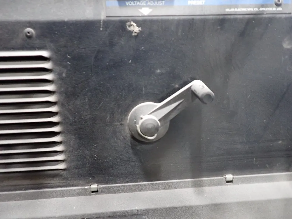 Miller 32v Welder W/ Wire Feeder - Cp-302