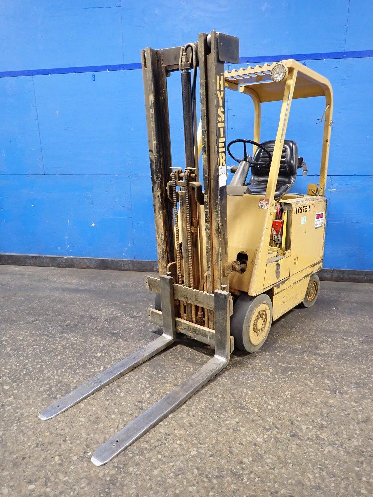 Hyster 3250 Lbs Electric Forklift - E30bs