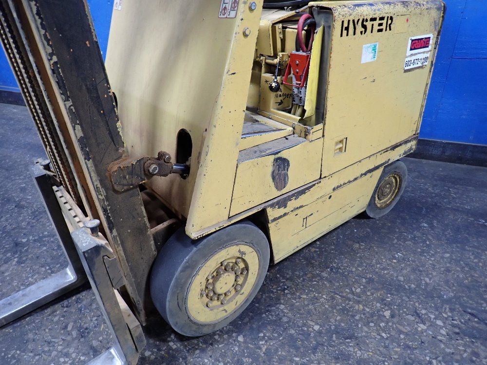 Hyster 3250 Lbs Electric Forklift - E30bs