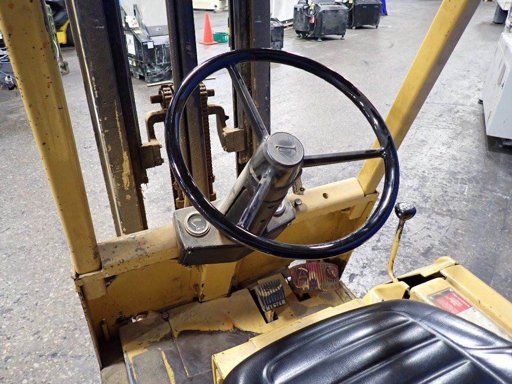Hyster 3250 Lbs Electric Forklift - E30bs