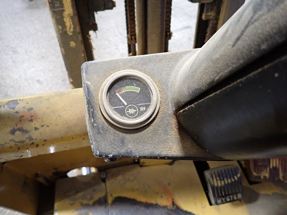 Hyster 3250 Lbs Electric Forklift - E30bs