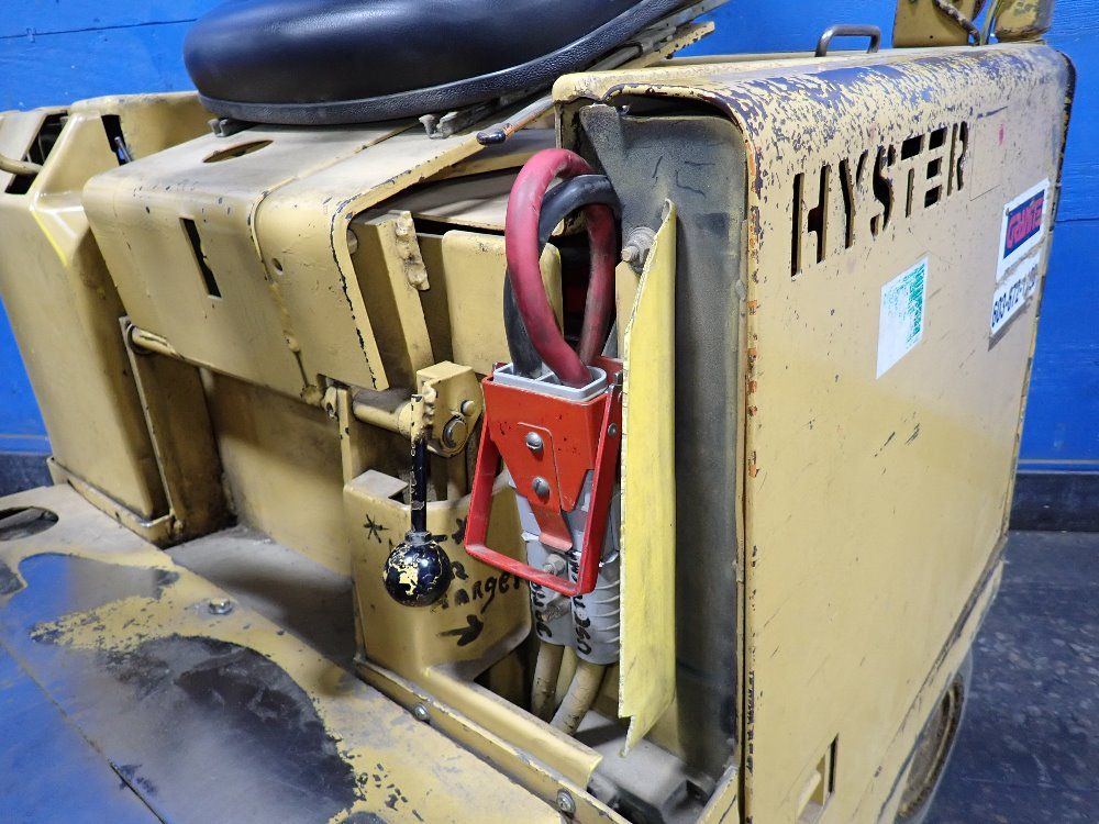Hyster 3250 Lbs Electric Forklift - E30bs
