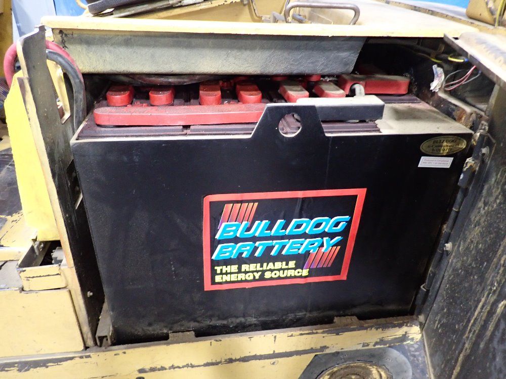 Hyster 3250 Lbs Electric Forklift - E30bs