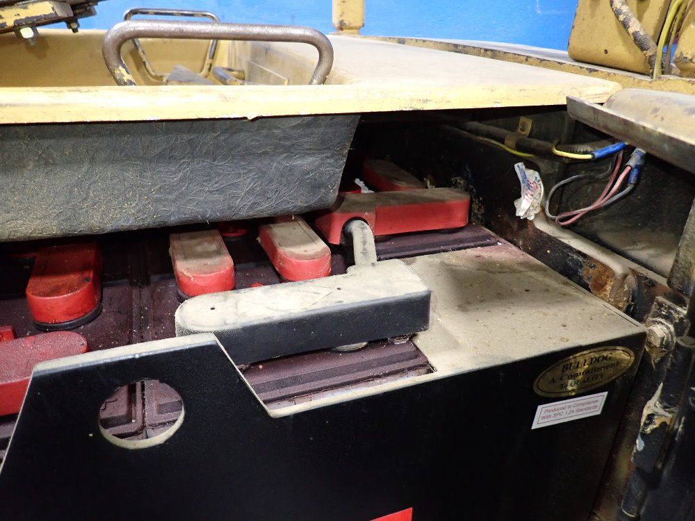 Hyster 3250 Lbs Electric Forklift - E30bs