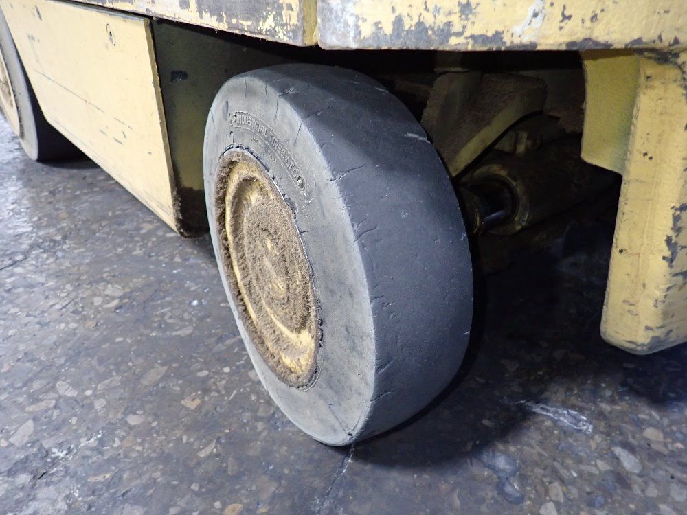 Hyster 3250 Lbs Electric Forklift - E30bs