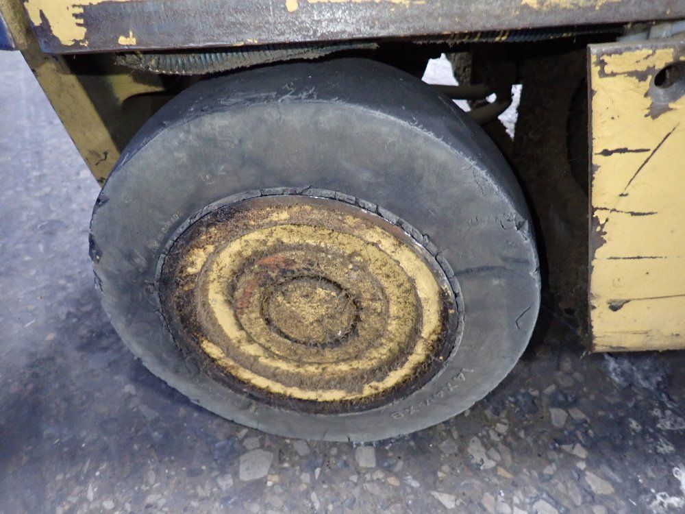 Hyster 3250 Lbs Electric Forklift - E30bs