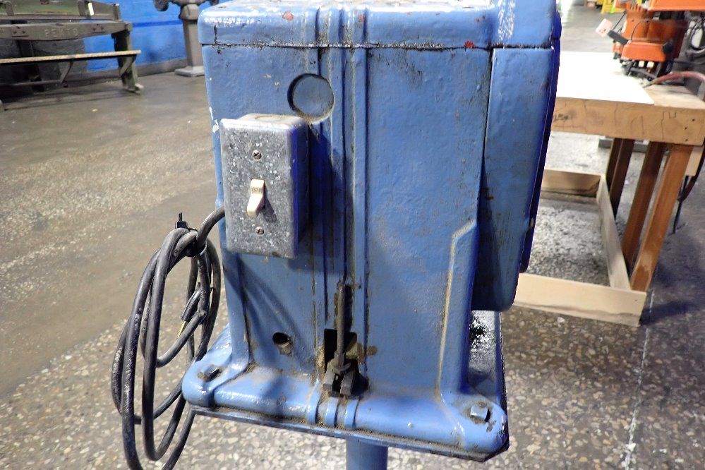 Red Devil 7" X 8" Paint Conditioner