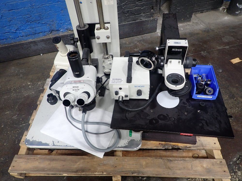 Nikon Microscope - M420