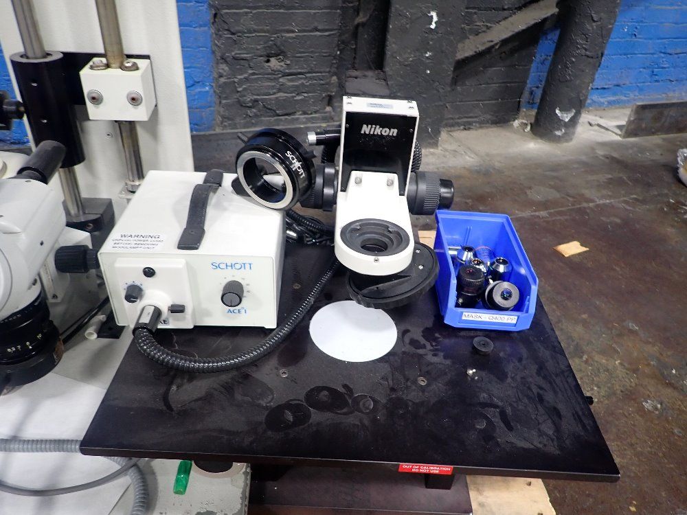 Nikon Microscope - M420