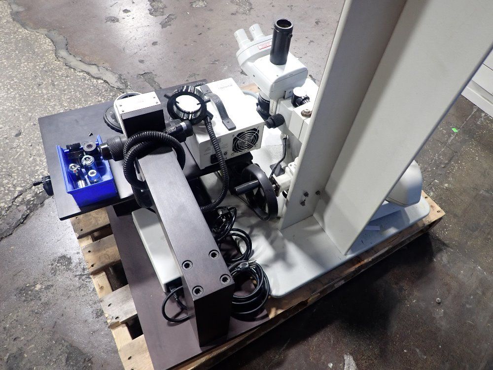 Nikon Microscope - M420