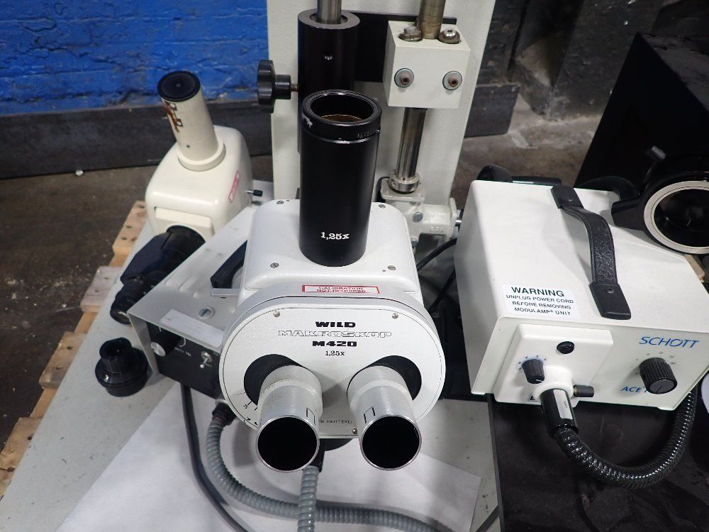 Nikon Microscope - M420