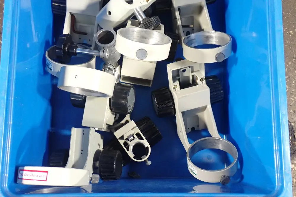 Nikon Microscope Fixtures