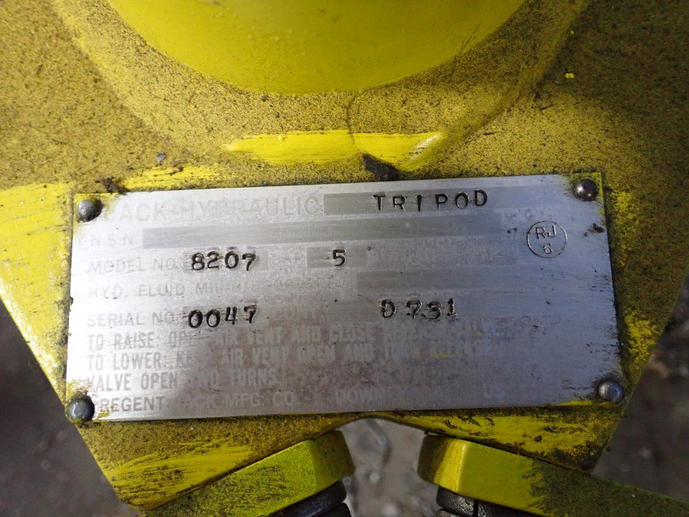 Regent Jack Co. 5 Tons Hydraulic Jack - 8207