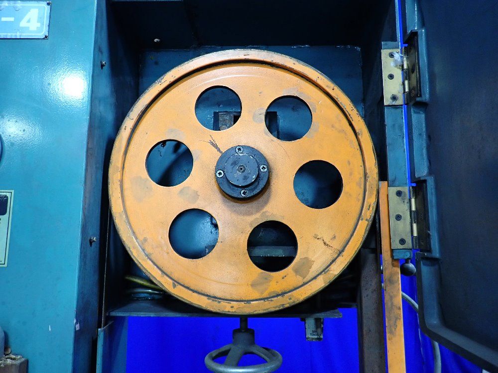 Leten 16 1/4" Vertical Band Saw - Dcm-4