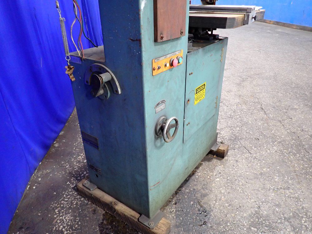 Leten 16 1/4" Vertical Band Saw - Dcm-4
