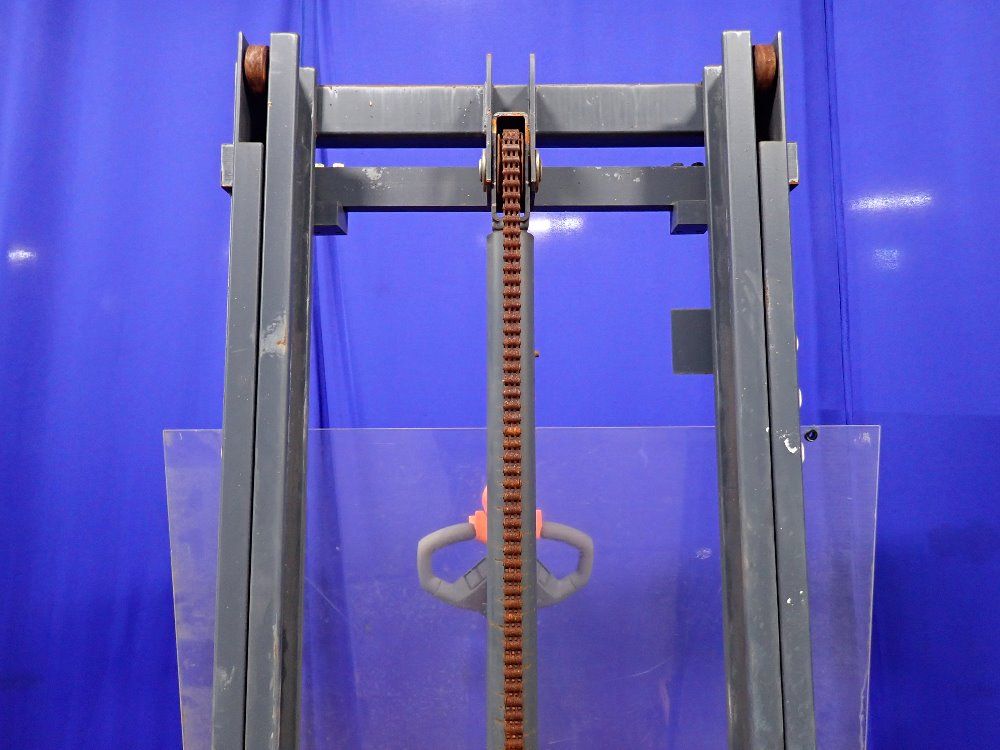 Multiton 2200 Lbs Straddle Lift - Sw22-112
