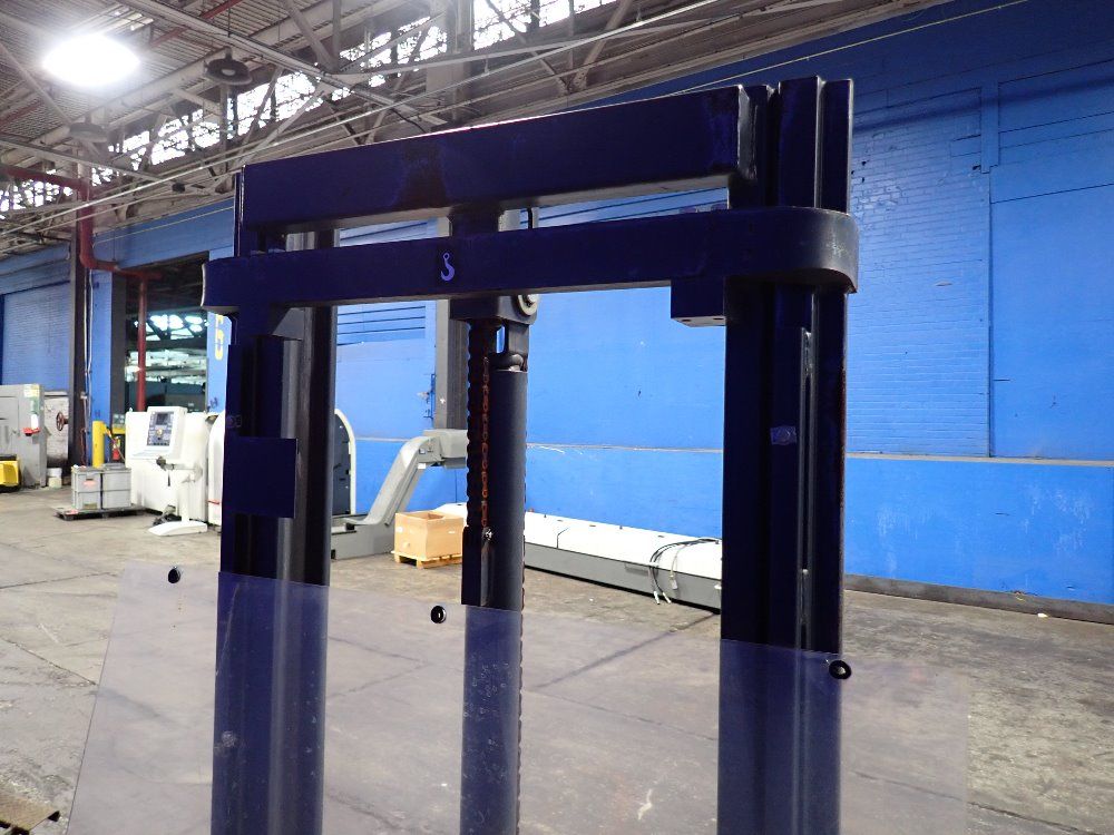 Multiton 2200 Lbs Straddle Lift - Sw22-112