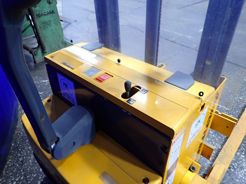 Multiton 2200 Lbs Straddle Lift - Sw22-112