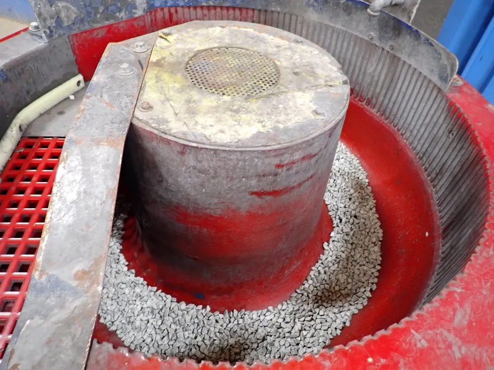 Giant Vibratory Finisher - Gb-3