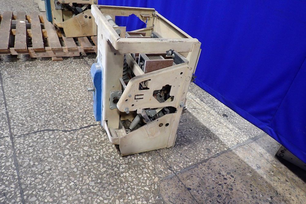 General Electric 1600 Amps Circuit Breaker - 2a-50