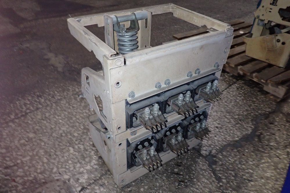 General Electric 1600 Amps Circuit Breaker - 2a-50