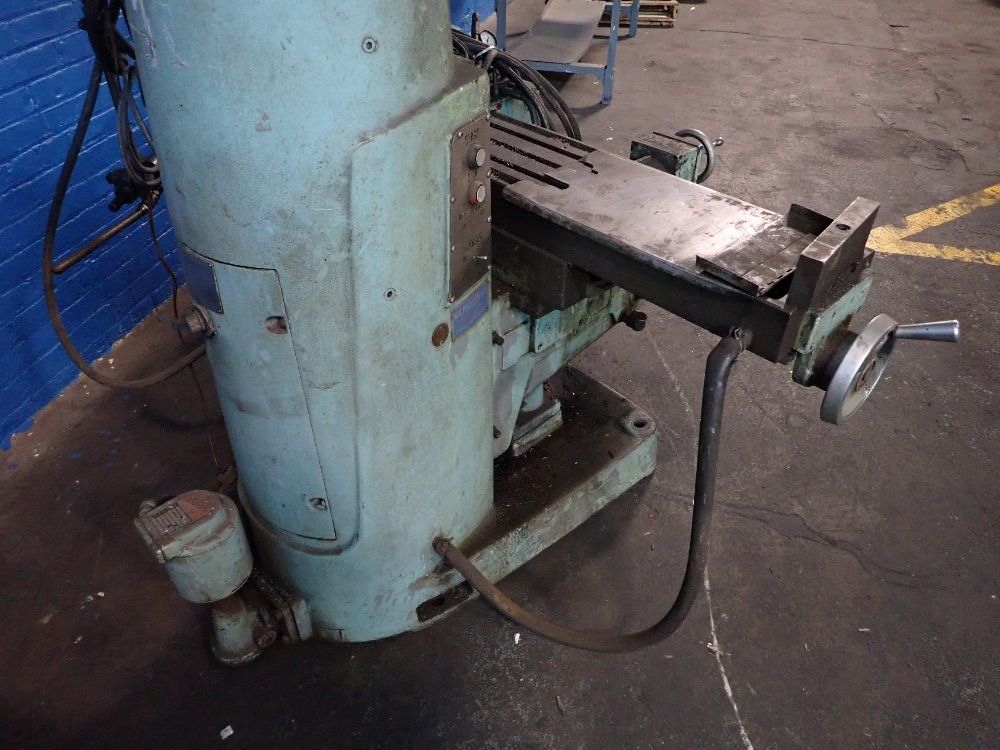 Cincinnati Vertical Mill