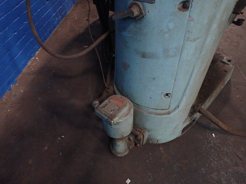 Cincinnati Vertical Mill