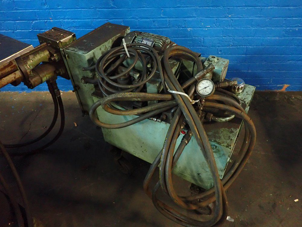 Cincinnati Vertical Mill