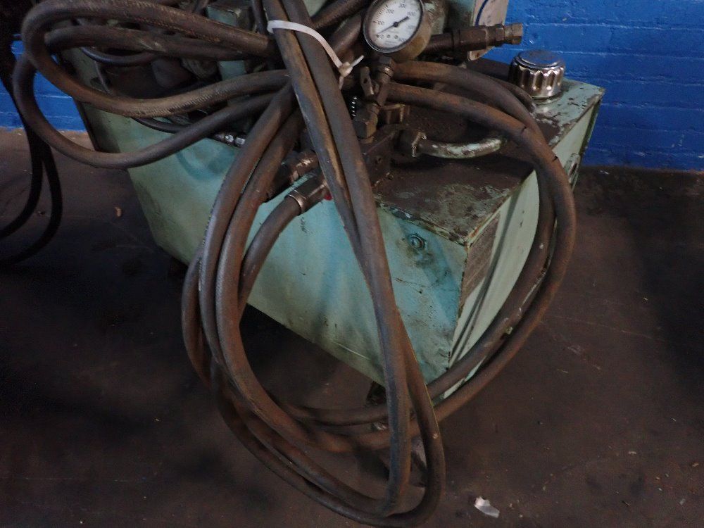 Cincinnati Vertical Mill