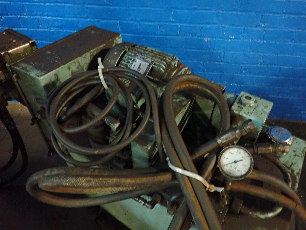 Cincinnati Vertical Mill