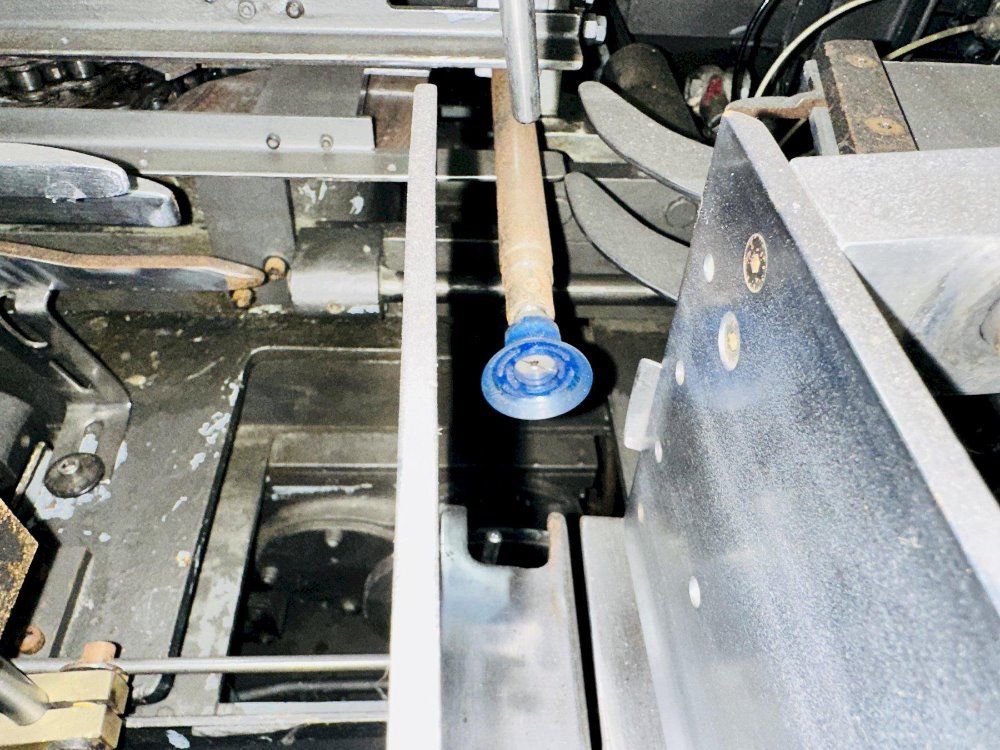 Jones Semi Automatic Continuous Motion Vertical Hot Melt Glue Cartoner