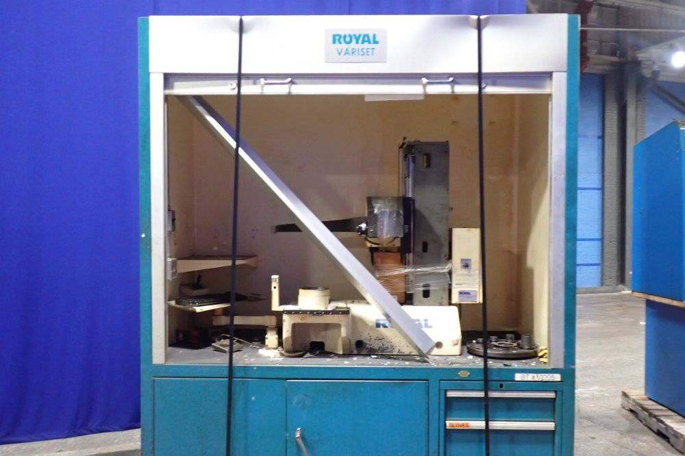 Royal Variset 34" X 79" Tool Management System