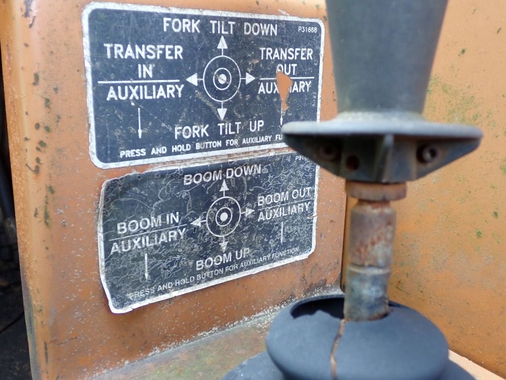 Lull Highlander Telehandler - 1044c-54