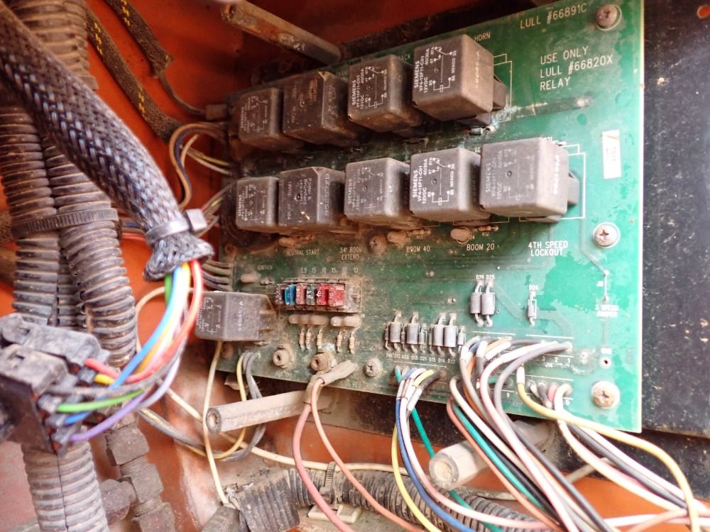 Lull Highlander Telehandler - 1044c-54