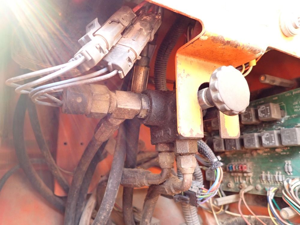 Lull Highlander Telehandler - 1044c-54