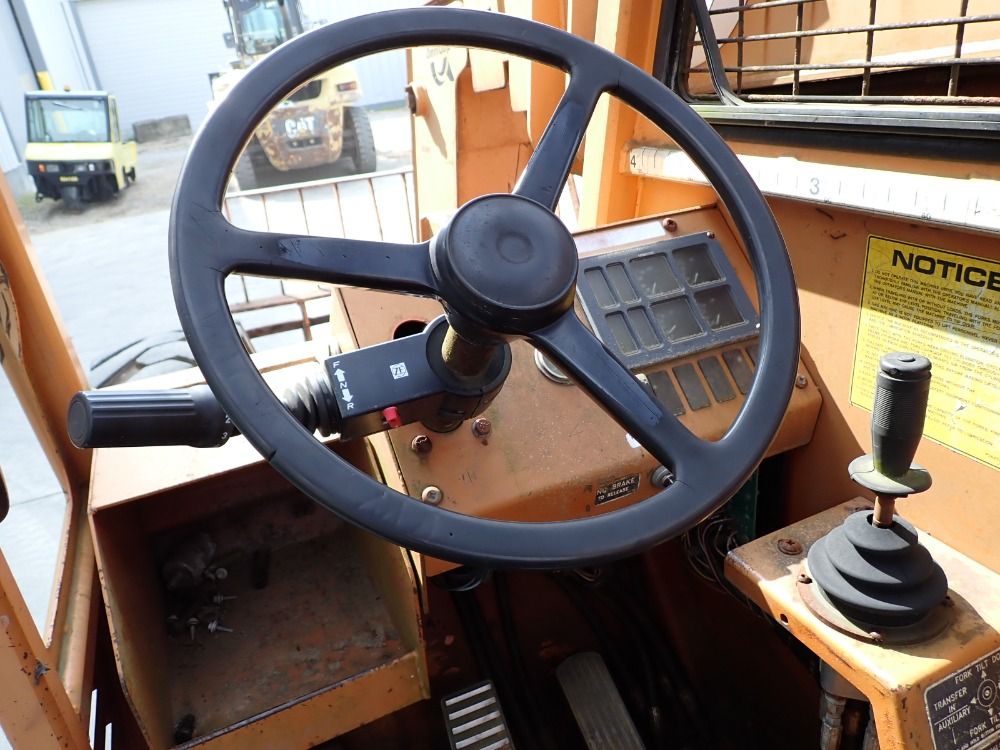 Lull Highlander Telehandler - 1044c-54