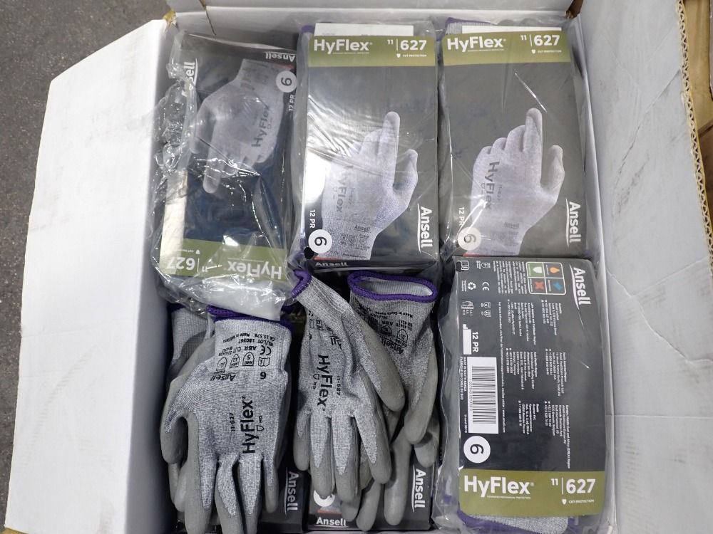  Gloves Lot