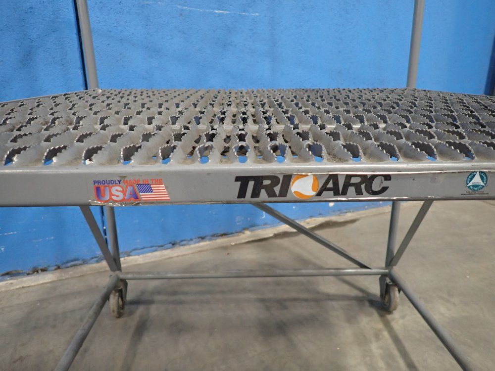 Tri Arc Floating Stairs