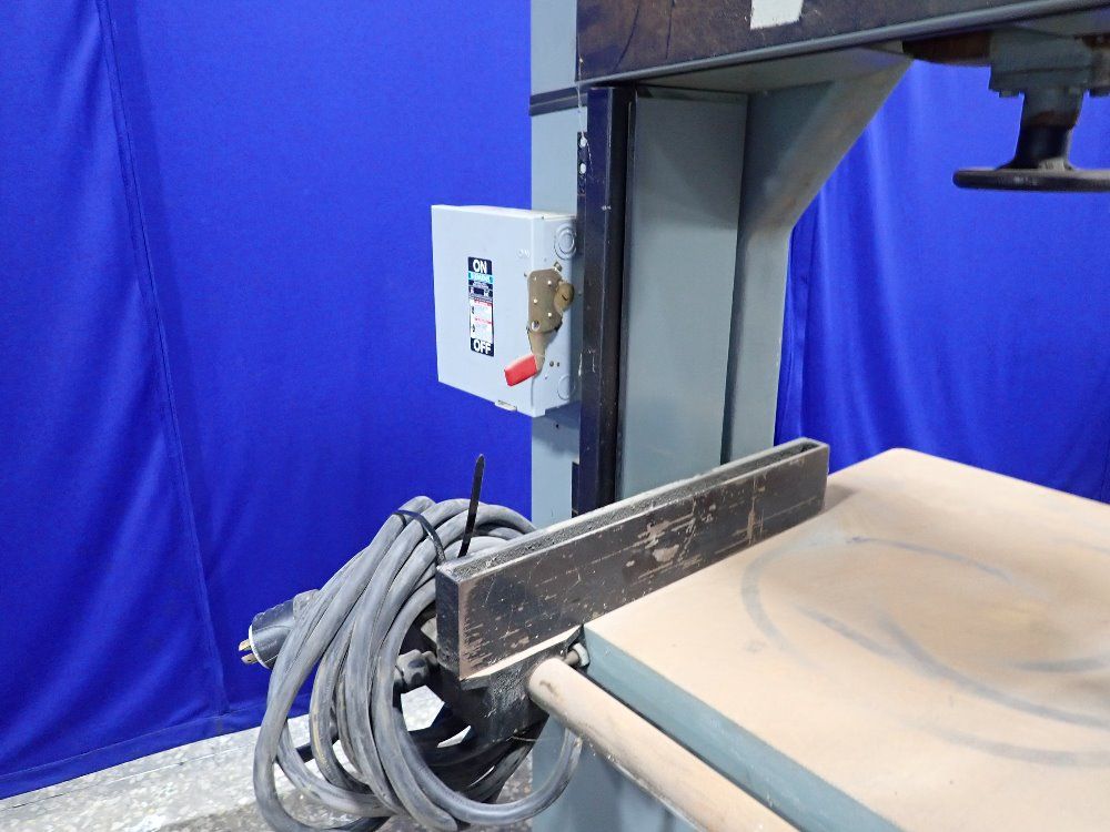 Invicta Invicta 36 Vertical Bandsaw