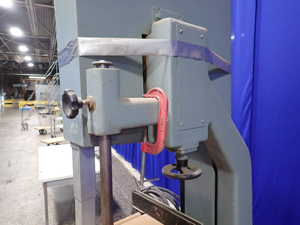 Invicta Invicta 36 Vertical Bandsaw