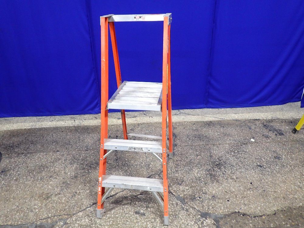 Used Green Bull Ladder | HGR Industrial Surplus