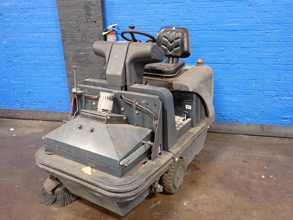 Betco Equipment 2006 Betco Equipment Cs80b Floor Sweeper Machine