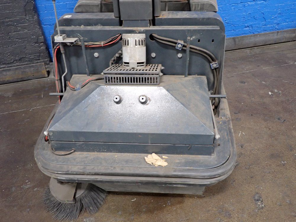 Betco Equipment 2006 Betco Equipment Cs80b Floor Sweeper Machine