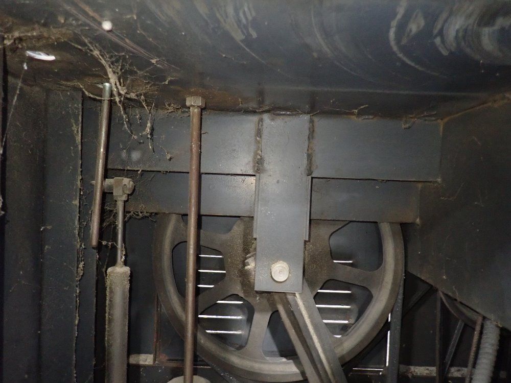  18 Vertical Band Saw