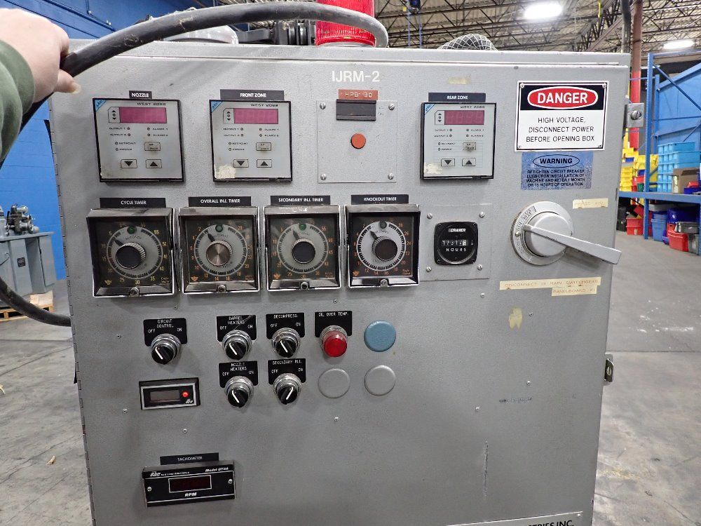 Newbury 1990 Newbury V230ars Injection Molder