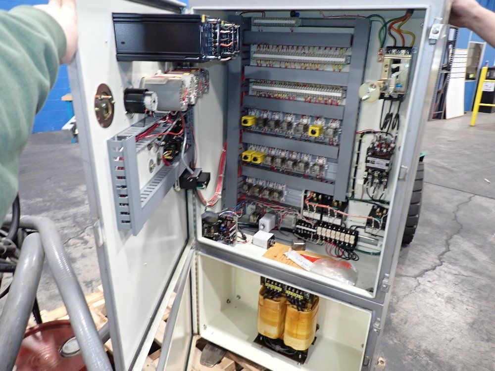 Newbury 1990 Newbury V230ars Injection Molder